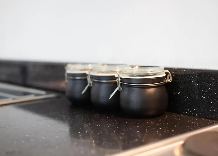 度假居 Budget 2-bed House 10mins To Centre 利兹