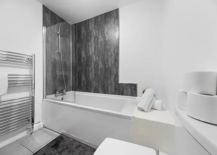 度假居 Budget 2-bed House 10mins To Centre