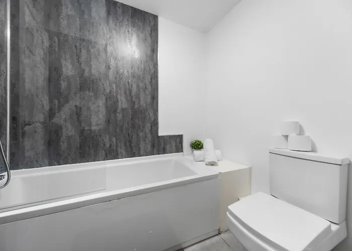 Сasa de vacaciones Budget 2-bed House 10mins To Centre *