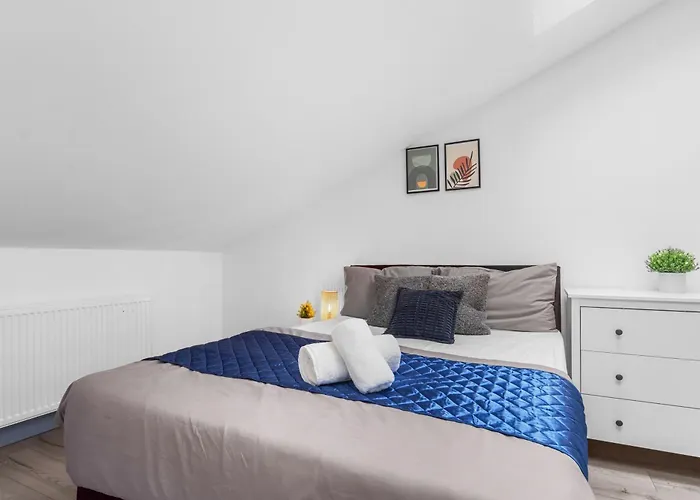 Budget 2-bed House 10mins To Centre Сasa de vacaciones